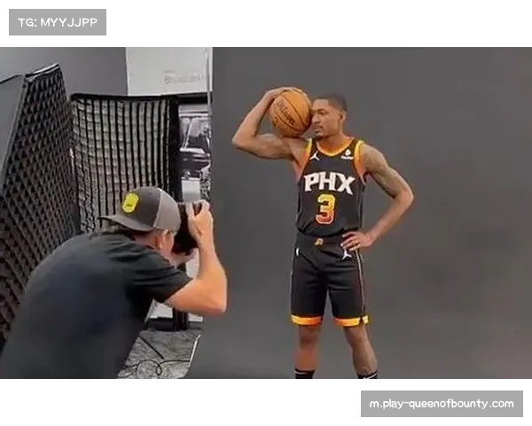 太阳比尔布克兼容实验：双得分后卫在空间体系中的球权分配与无球角色适配难题